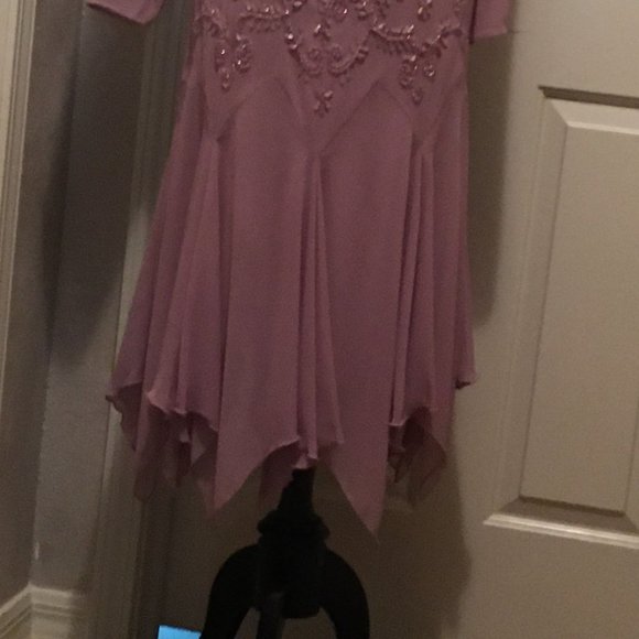 Dress - Picture 5 of 5